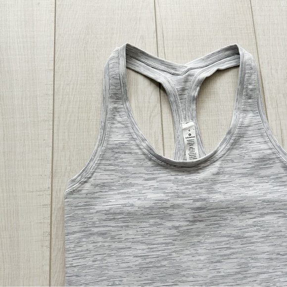 Lululemon light grey workout tank top - Picture 2 of 7